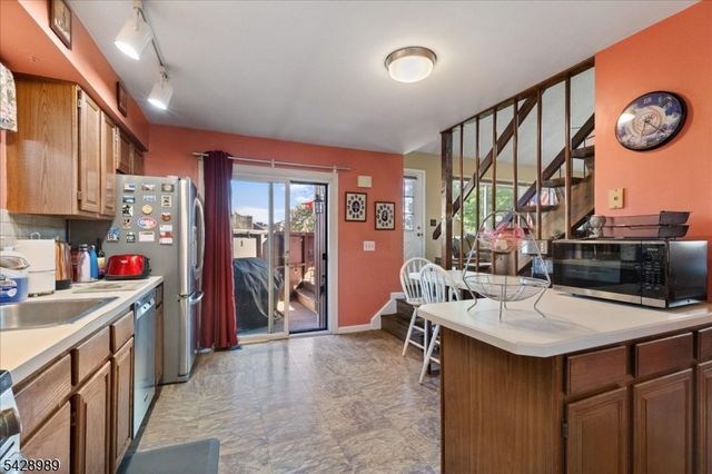 53 Taurus Dr D, Hillsborough Twp., NJ 08844