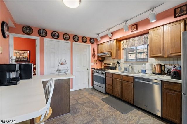 53 Taurus Dr D, Hillsborough Twp., NJ 08844