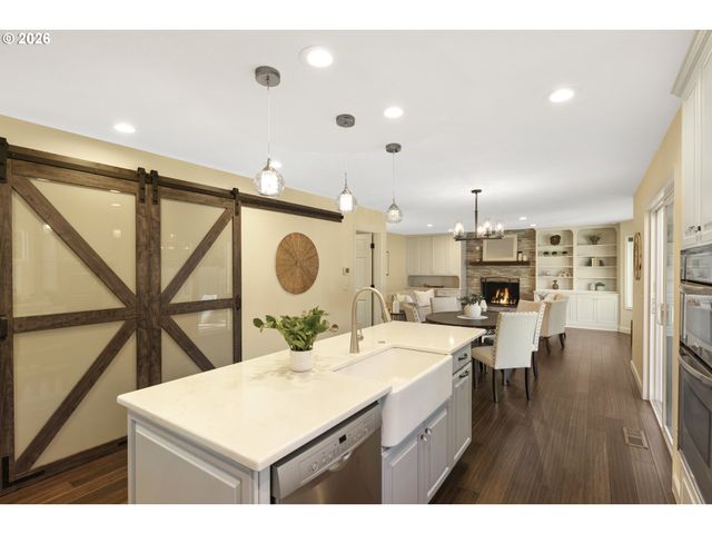 5475 WESTFIELD Ct, Lake Oswego, OR 97035