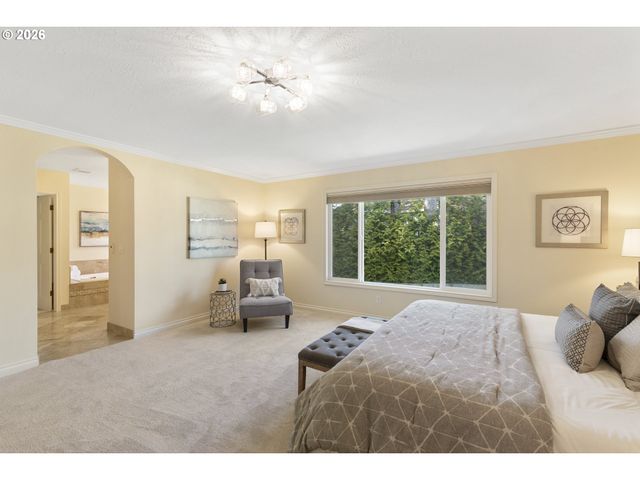 5475 WESTFIELD Ct, Lake Oswego, OR 97035