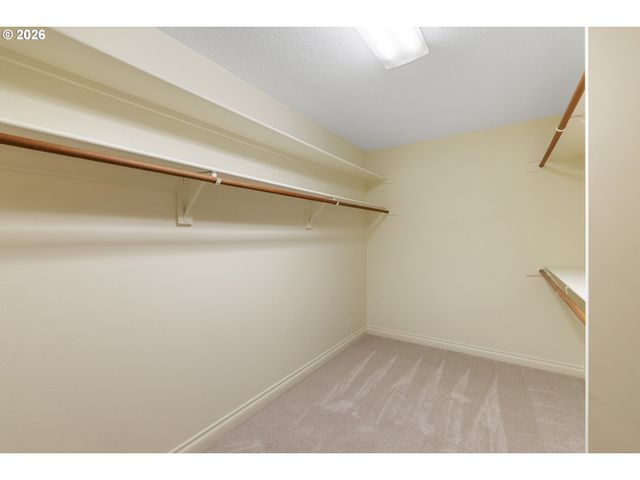 5475 WESTFIELD Ct, Lake Oswego, OR 97035
