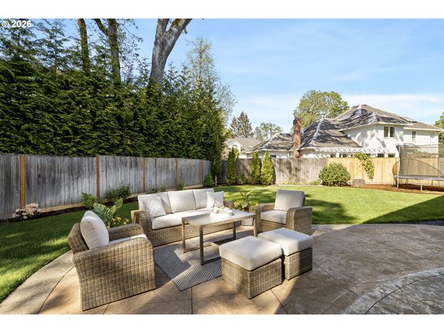 5475 WESTFIELD Ct, Lake Oswego, OR 97035