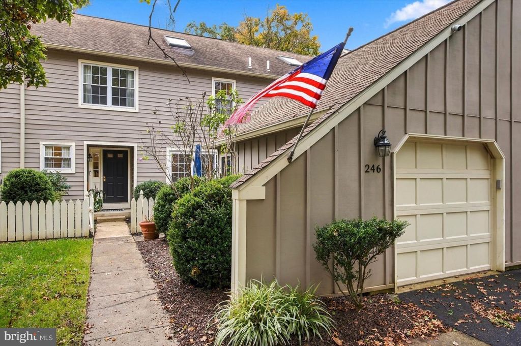 246 TULIP TREE CT, BLUE BELL, PA 19422 — exterior