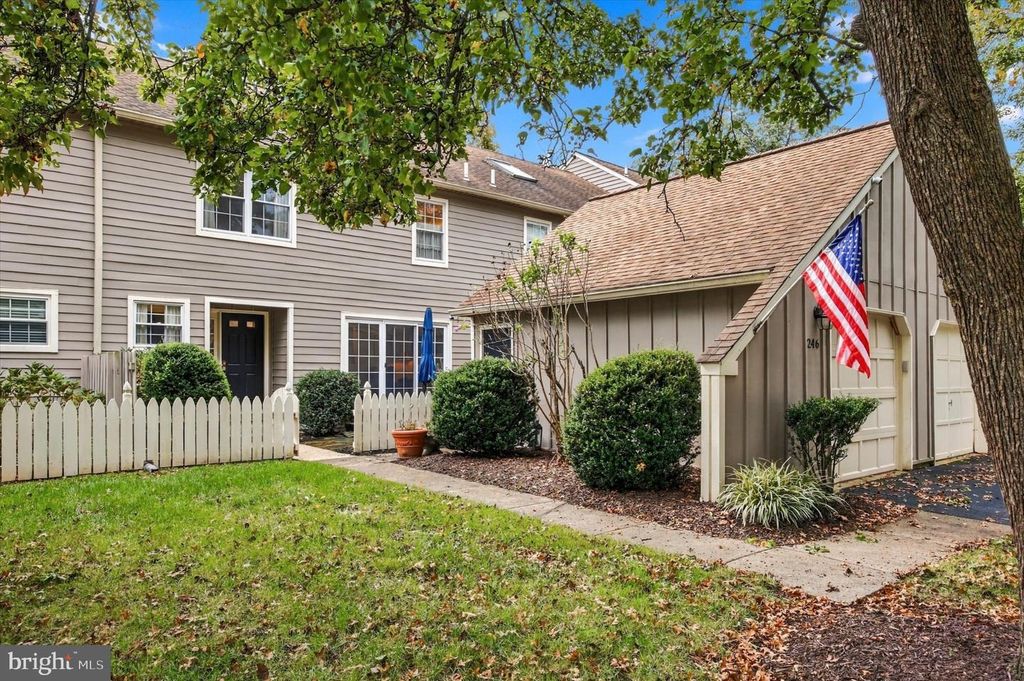 246 TULIP TREE CT, BLUE BELL, PA 19422 — photo 3