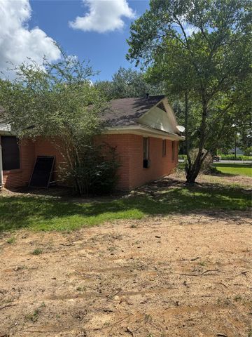310 S Highway 150, Coldspring, TX 77331