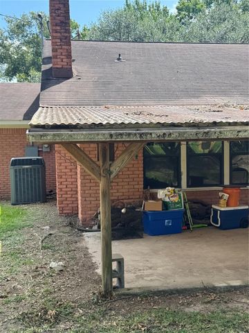 310 S Highway 150, Coldspring, TX 77331