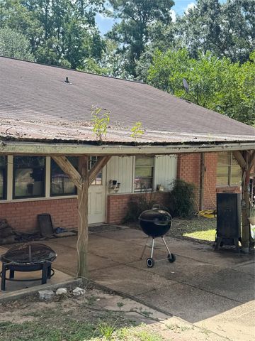 310 S Highway 150, Coldspring, TX 77331