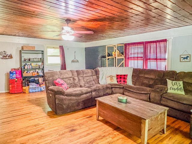2290 Shryocks Ferry Road, Versailles, KY 40383