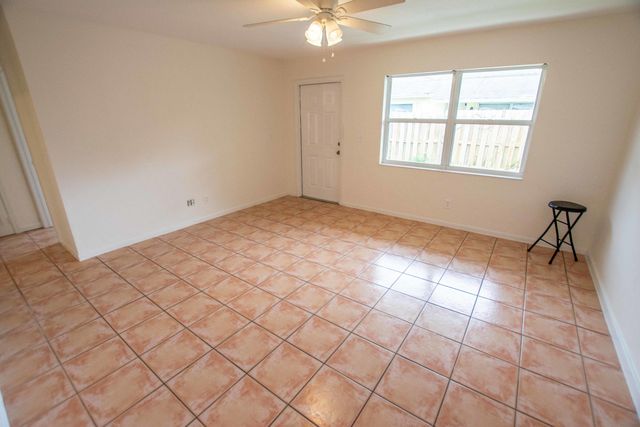 3962 Roan Court W, West Palm Beach, FL 33403