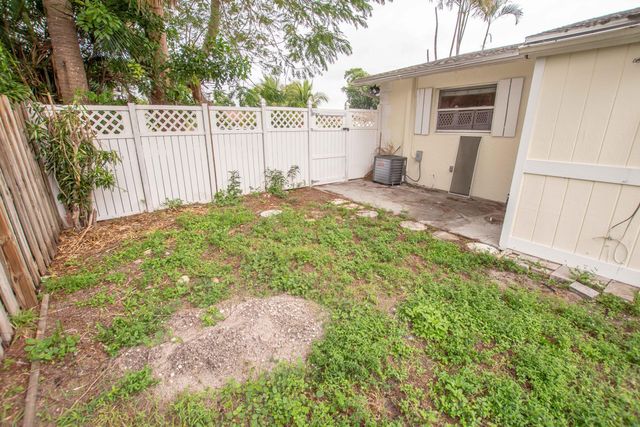 3962 Roan Court W, West Palm Beach, FL 33403