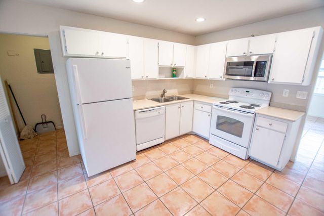 3962 Roan Court W, West Palm Beach, FL 33403