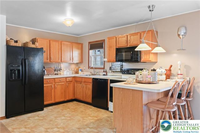 462 Country Place Drive, Coolbaugh Twp, PA 18466