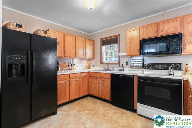 462 Country Place Drive, Coolbaugh Twp, PA 18466