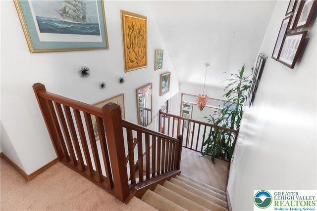 462 Country Place Drive, Coolbaugh Twp, PA 18466