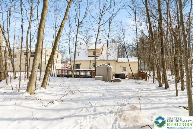 462 Country Place Drive, Coolbaugh Twp, PA 18466