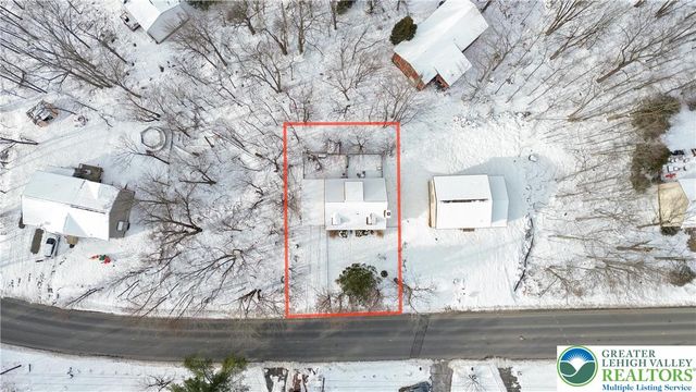 462 Country Place Drive, Coolbaugh Twp, PA 18466