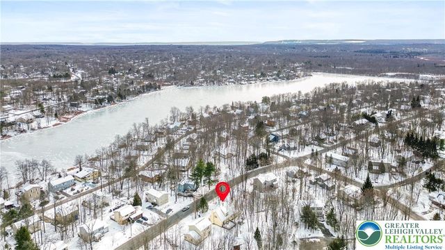 462 Country Place Drive, Coolbaugh Twp, PA 18466