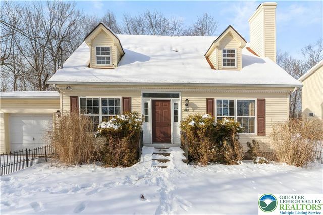 462 Country Place Drive, Coolbaugh Twp, PA 18466