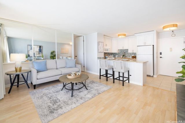1925 Kalakaua Avenue 903, Honolulu, HI 96815