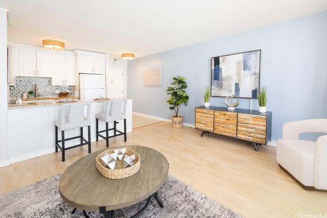 1925 Kalakaua Avenue 903, Honolulu, HI 96815