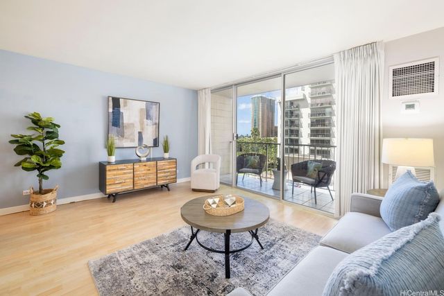 1925 Kalakaua Avenue 903, Honolulu, HI 96815