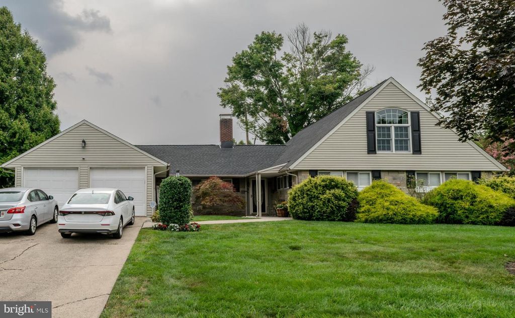 11 FIELDSTONE RD, Levittown, PA 19056