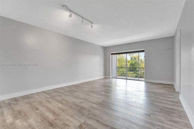 1400 NE 57th Ct 206, Fort Lauderdale, FL 33334