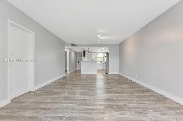 1400 NE 57th Ct 206, Fort Lauderdale, FL 33334