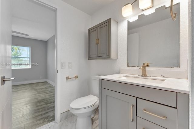 1400 NE 57th Ct 206, Fort Lauderdale, FL 33334