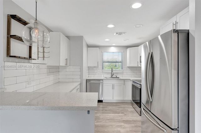 1400 NE 57th Ct 206, Fort Lauderdale, FL 33334