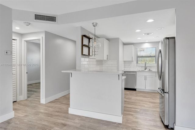 1400 NE 57th Ct 206, Fort Lauderdale, FL 33334