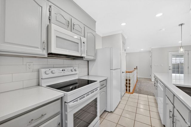 1478 W CORNERSTONE DR, South Jordan, UT 84095