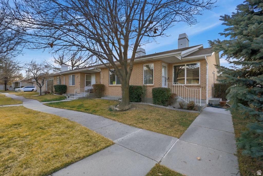 1478 W CORNERSTONE DR, South Jordan, UT 84095