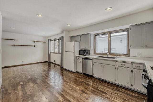 70 W Sandra Lee Drive, Saint Paul, MN 55119