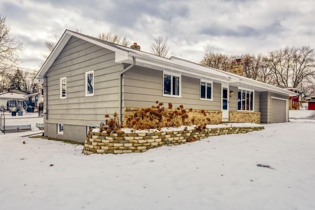 70 W Sandra Lee Drive, Saint Paul, MN 55119