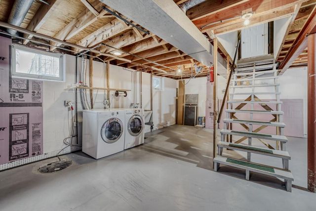 70 W Sandra Lee Drive, Saint Paul, MN 55119