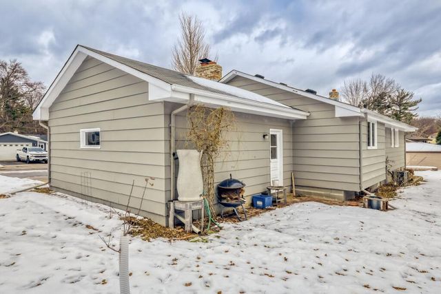 70 W Sandra Lee Drive, Saint Paul, MN 55119