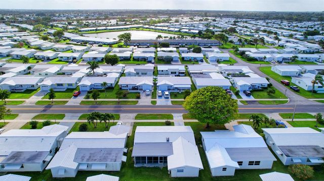716 SW 18th Street, Boynton Beach, FL 33426