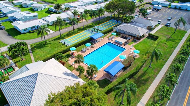 716 SW 18th Street, Boynton Beach, FL 33426