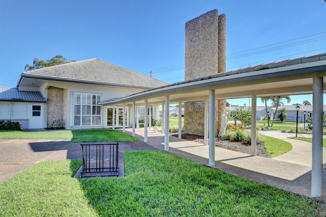 716 SW 18th Street, Boynton Beach, FL 33426