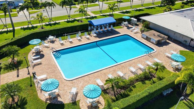 716 SW 18th Street, Boynton Beach, FL 33426