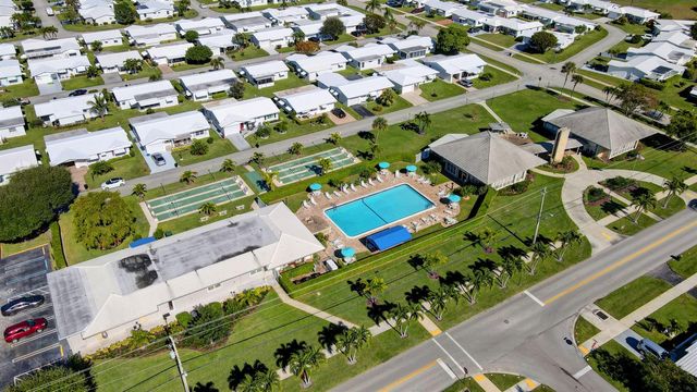 716 SW 18th Street, Boynton Beach, FL 33426