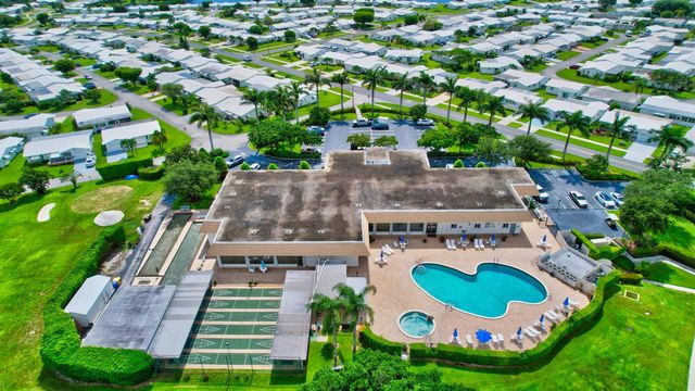 716 SW 18th Street, Boynton Beach, FL 33426