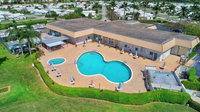 716 SW 18th Street, Boynton Beach, FL 33426