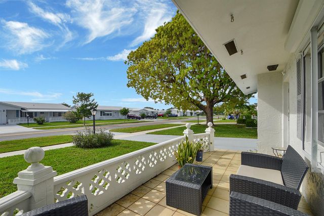 716 SW 18th Street, Boynton Beach, FL 33426