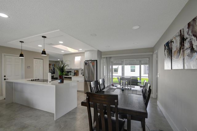 716 SW 18th Street, Boynton Beach, FL 33426