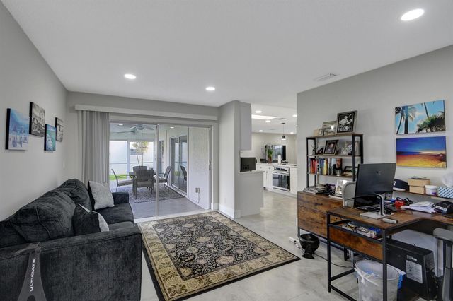716 SW 18th Street, Boynton Beach, FL 33426
