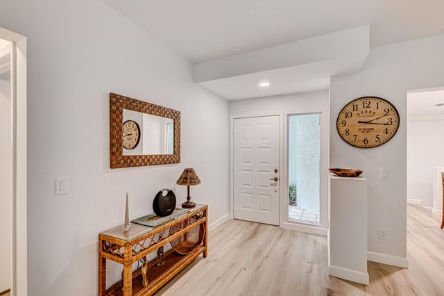 207 Mainsail Circle, Jupiter, FL 33477