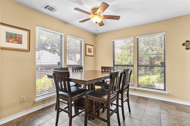 6703 Canalview Drive, Arlington, TX 76016