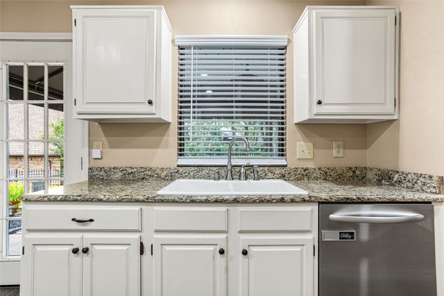6703 Canalview Drive, Arlington, TX 76016